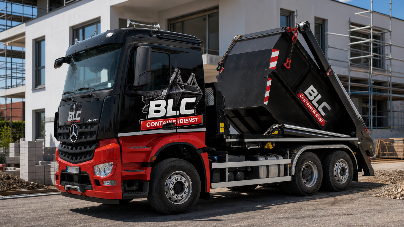 BLC Containerdienst liefert einen Absetzcontainer
